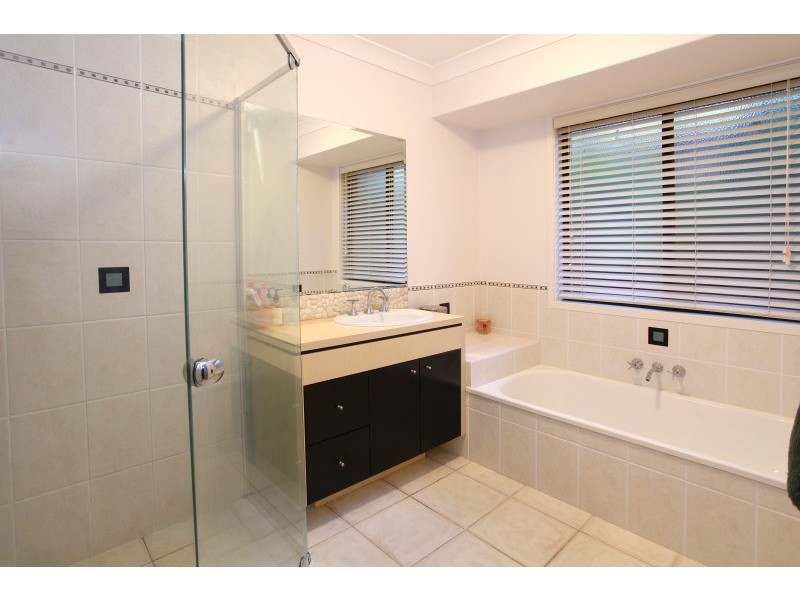 24 Yaldara Street, Pacific Pines QLD 4211