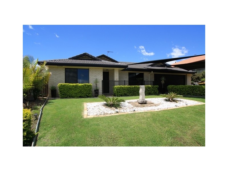 4 Springwood Avenue, Pacific Pines QLD 4211