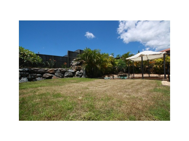 4 Springwood Avenue, Pacific Pines QLD 4211