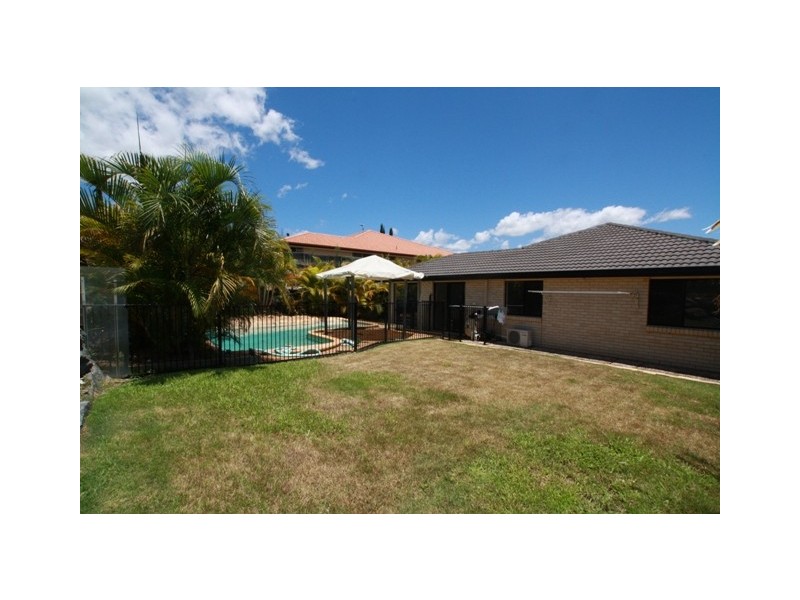 4 Springwood Avenue, Pacific Pines QLD 4211