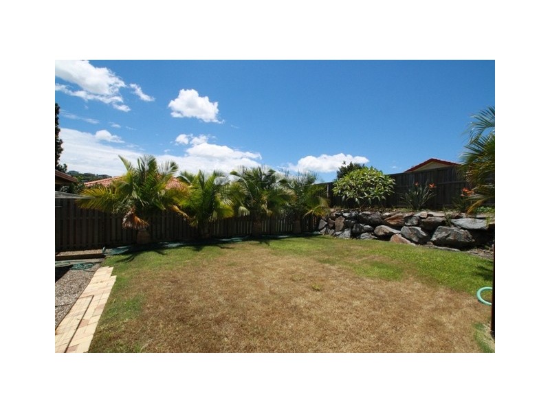 4 Springwood Avenue, Pacific Pines QLD 4211