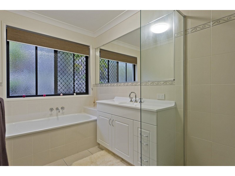 3 Bimberi Row, Pacific Pines QLD 4211