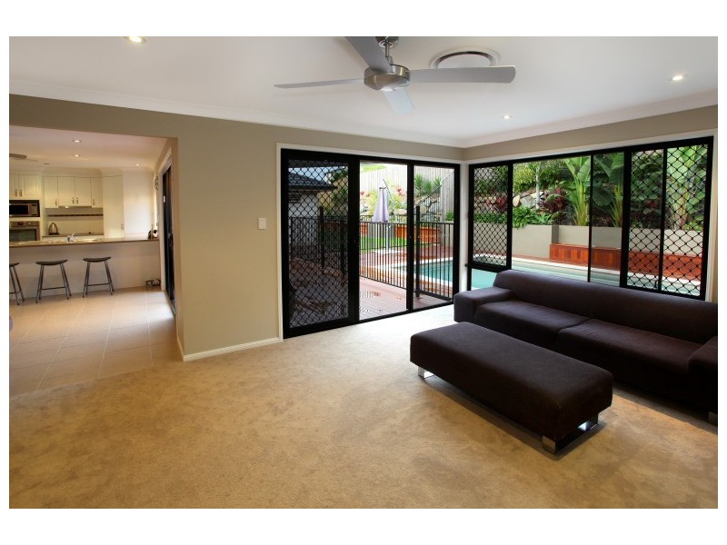 10 Pritchard Court, Pacific Pines QLD 4211