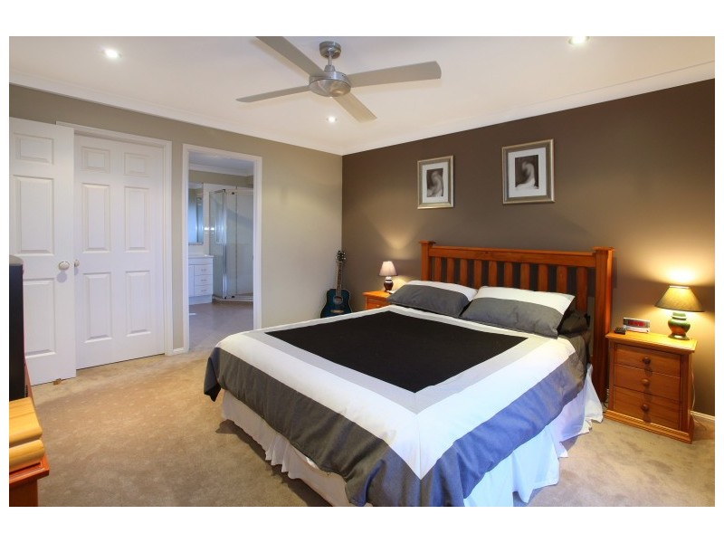 10 Pritchard Court, Pacific Pines QLD 4211