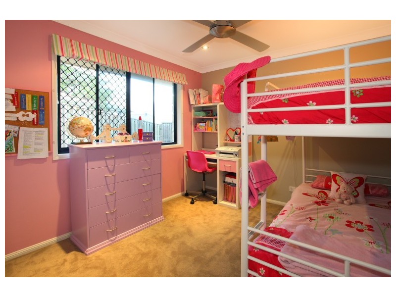 10 Pritchard Court, Pacific Pines QLD 4211