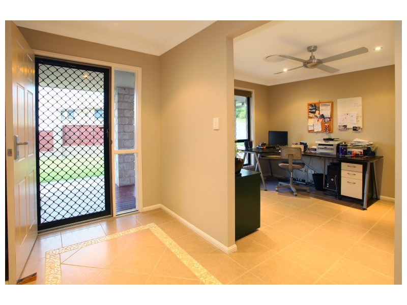 10 Pritchard Court, Pacific Pines QLD 4211