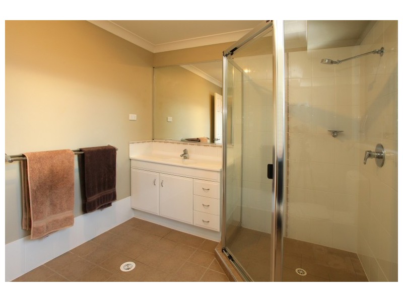 10 Pritchard Court, Pacific Pines QLD 4211