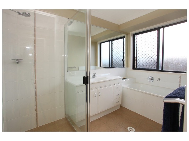 10 Pritchard Court, Pacific Pines QLD 4211