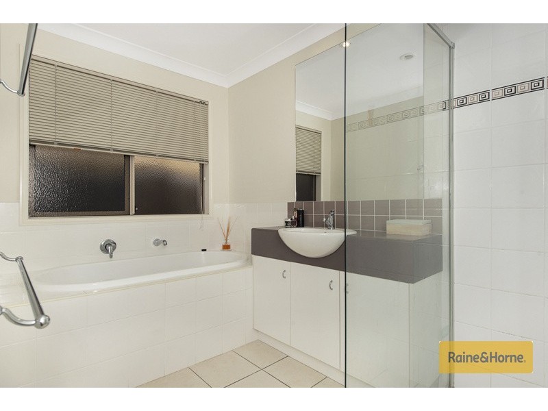 56 Regatta Avenue, Oxenford QLD 4210