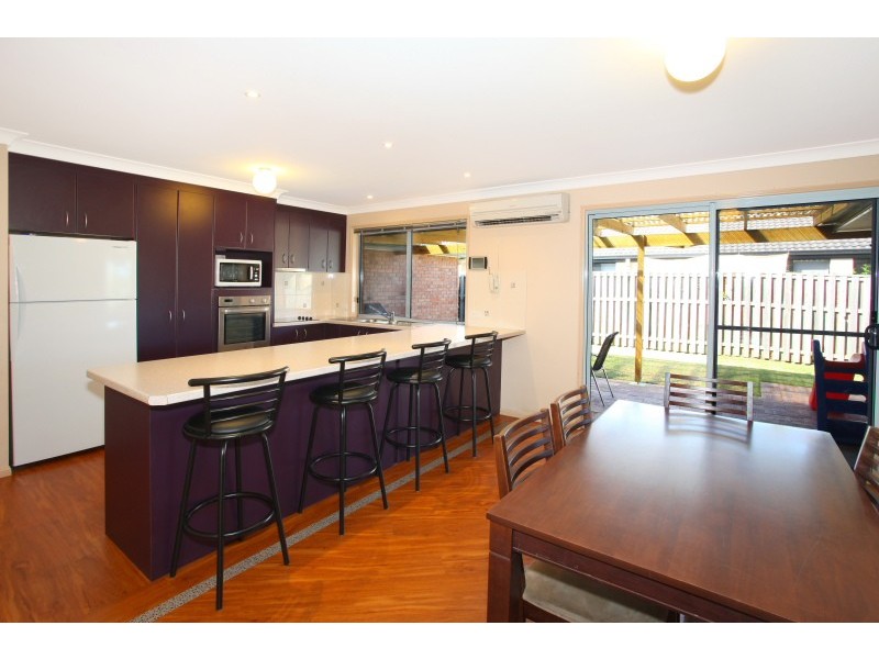 18 Whitely Circuit, Maudsland QLD 4210