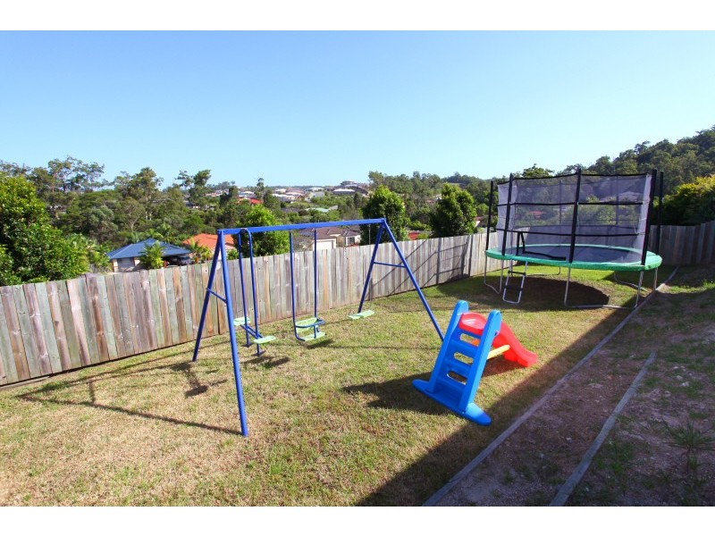 18 Whitely Circuit, Maudsland QLD 4210