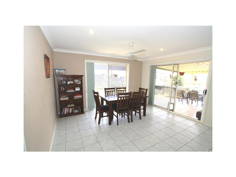 3 Temoe Rise, Pacific Pines QLD 4211
