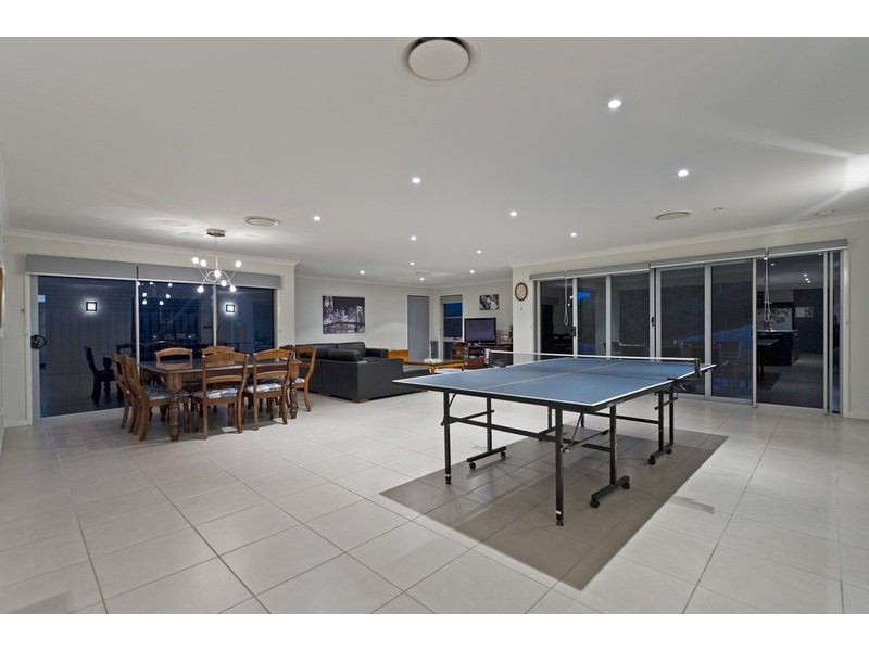 38 Wunburra Circle, Pacific Pines QLD 4211