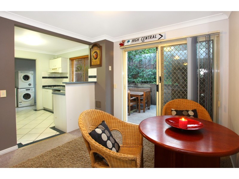 21/18 Discovery Drive, Helensvale QLD 4212