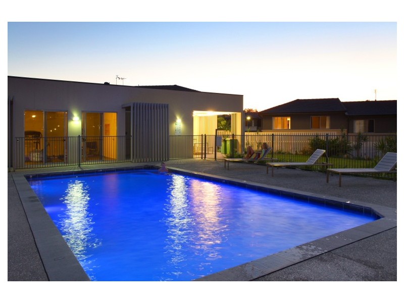 42/1 Belongil Street, Pacific Pines QLD 4211