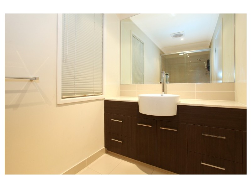 42/1 Belongil Street, Pacific Pines QLD 4211