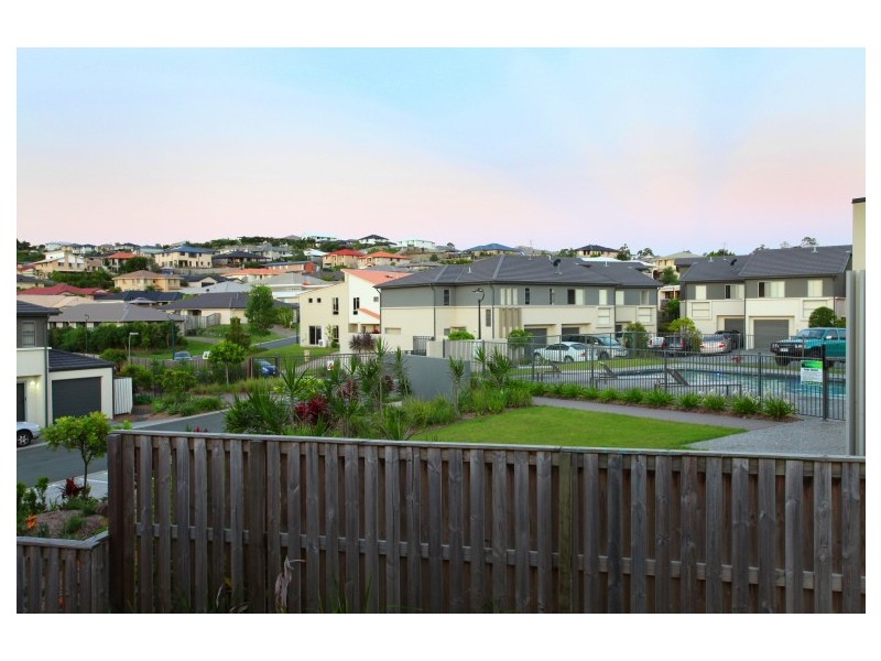 42/1 Belongil Street, Pacific Pines QLD 4211