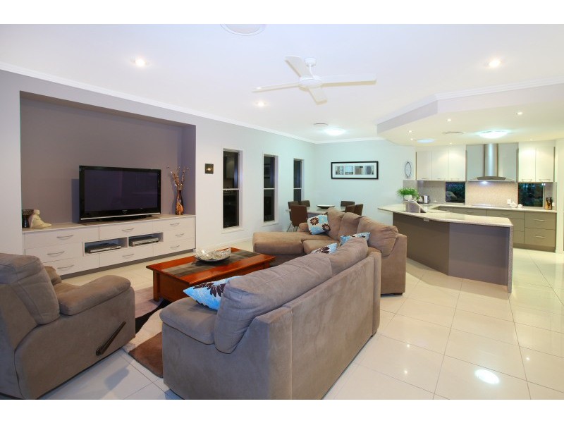 44 Gerard Street, Pacific Pines QLD 4211