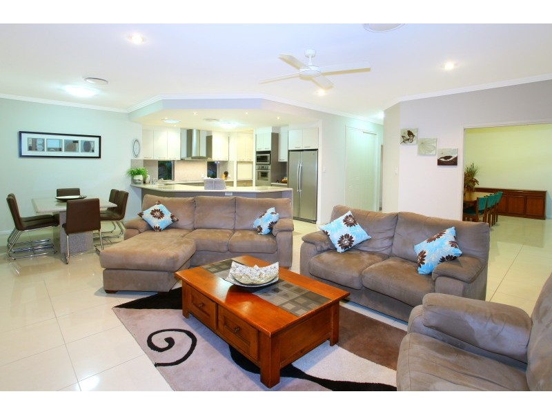 44 Gerard Street, Pacific Pines QLD 4211