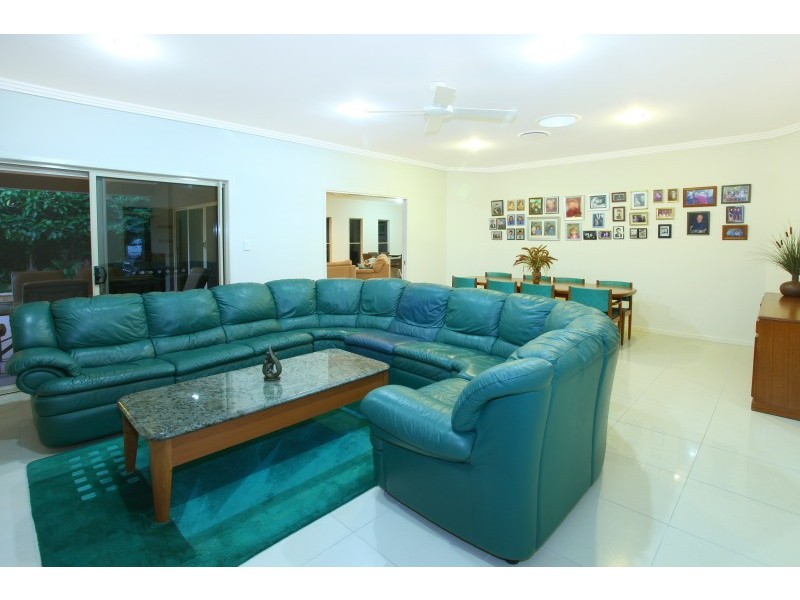 44 Gerard Street, Pacific Pines QLD 4211