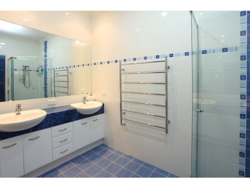 44 Gerard Street, Pacific Pines QLD 4211