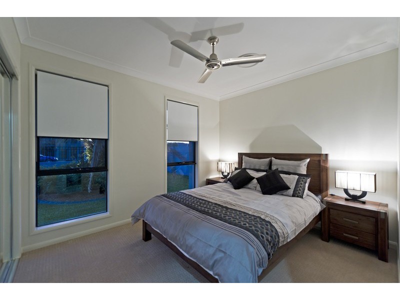 8 Wunburra Circle, Pacific Pines QLD 4211