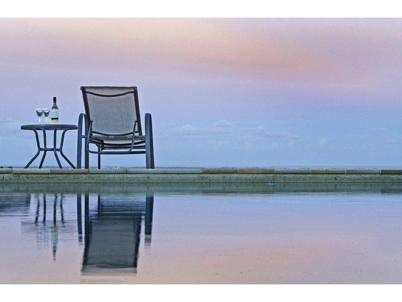 8 Wunburra Circle, Pacific Pines QLD 4211