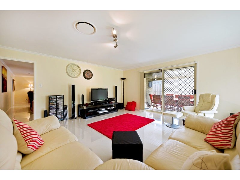 20 Bimberi Row, Pacific Pines QLD 4211