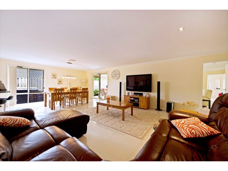 20 Bimberi Row, Pacific Pines QLD 4211