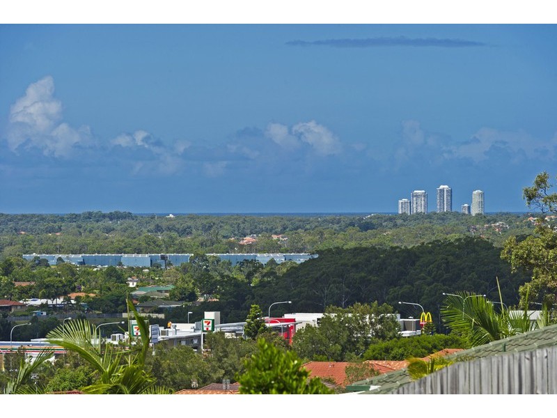 21 Hatutu Street, Pacific Pines QLD 4211