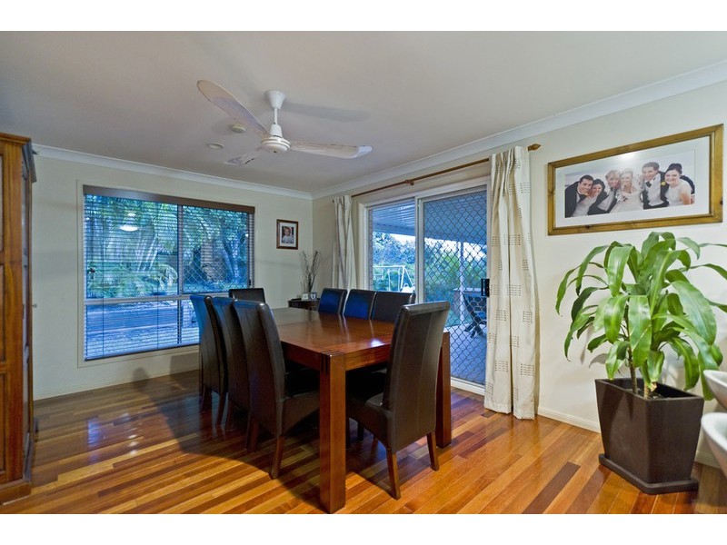 152 Mildura Drive, Helensvale QLD 4212