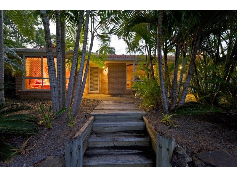 152 Mildura Drive, Helensvale QLD 4212