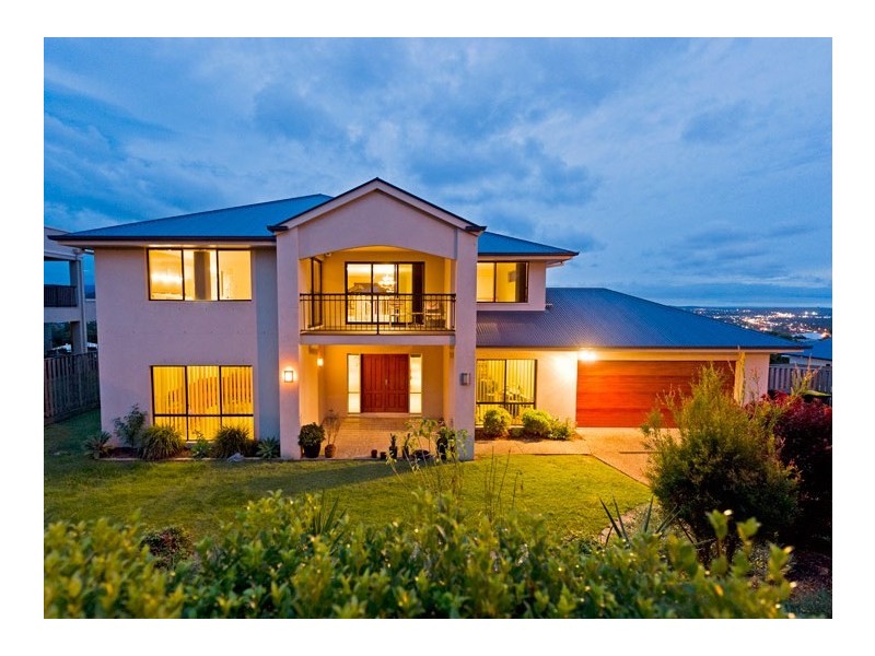 34 Hillary Circuit, Pacific Pines QLD 4211