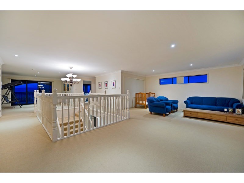34 Hillary Circuit, Pacific Pines QLD 4211