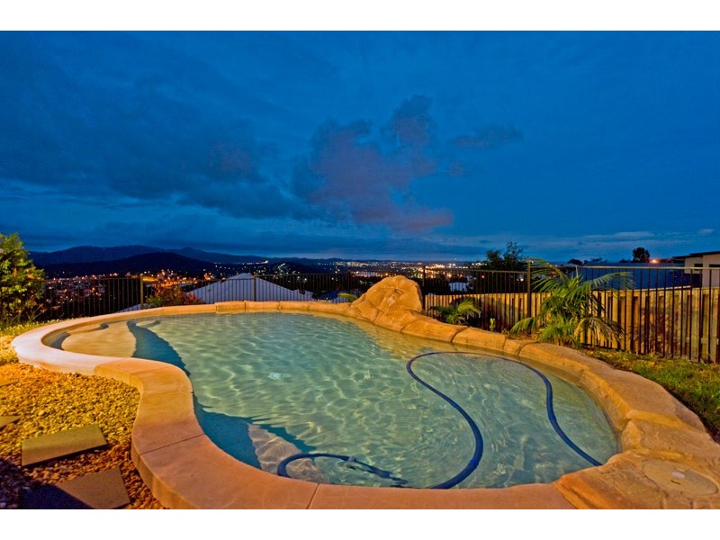 34 Hillary Circuit, Pacific Pines QLD 4211