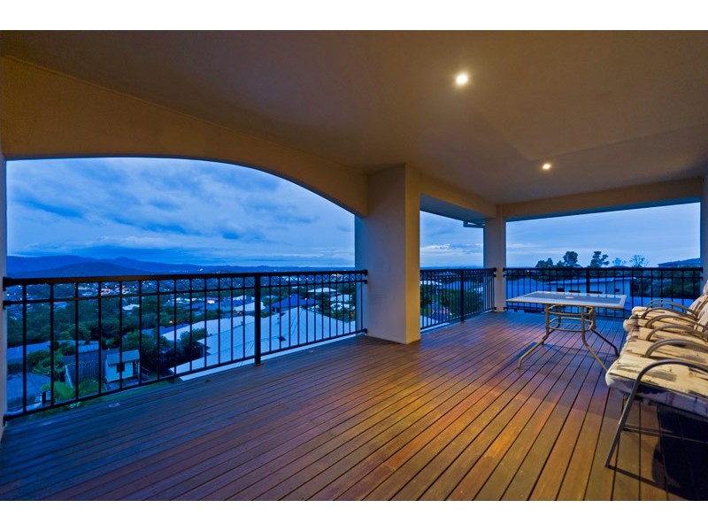 34 Hillary Circuit, Pacific Pines QLD 4211