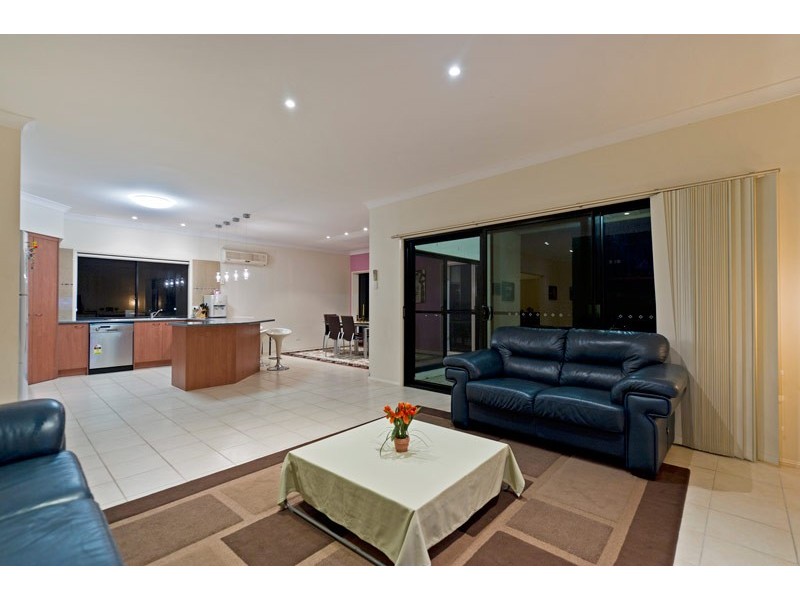 34 Hillary Circuit, Pacific Pines QLD 4211