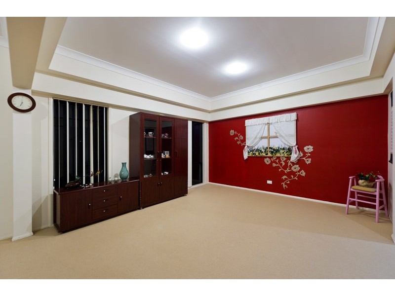 34 Hillary Circuit, Pacific Pines QLD 4211