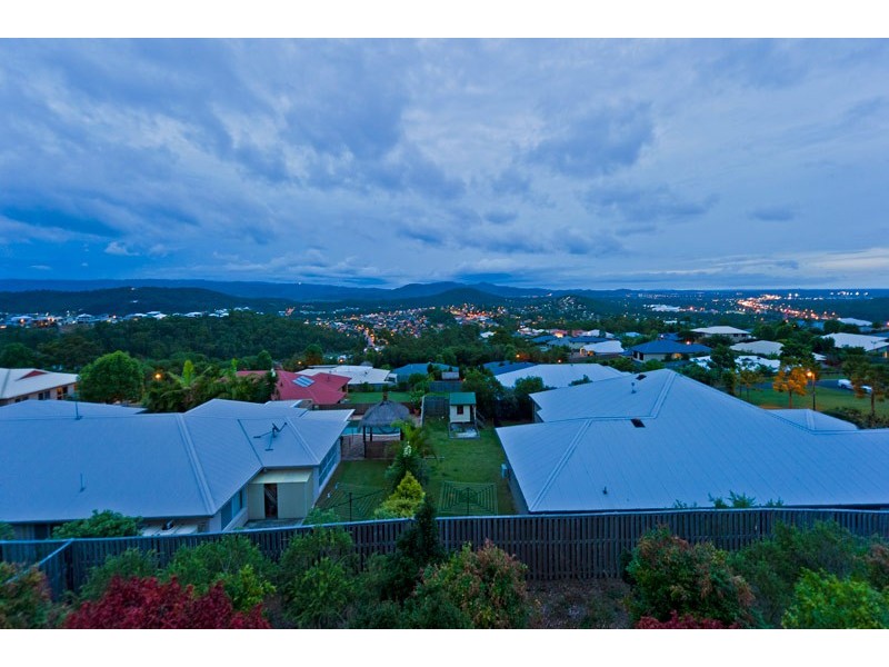 34 Hillary Circuit, Pacific Pines QLD 4211