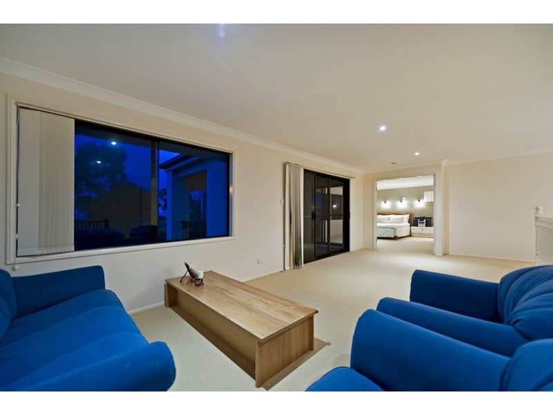 34 Hillary Circuit, Pacific Pines QLD 4211