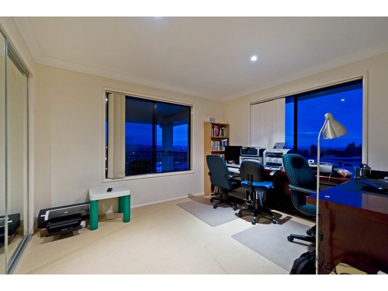 34 Hillary Circuit, Pacific Pines QLD 4211