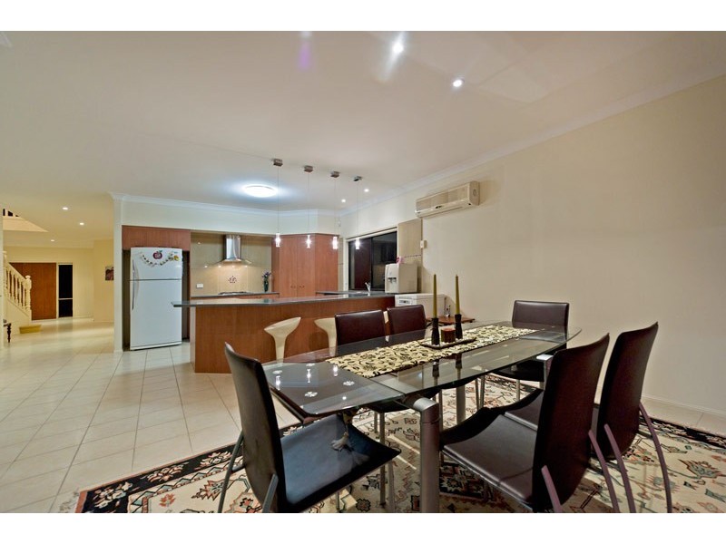 34 Hillary Circuit, Pacific Pines QLD 4211