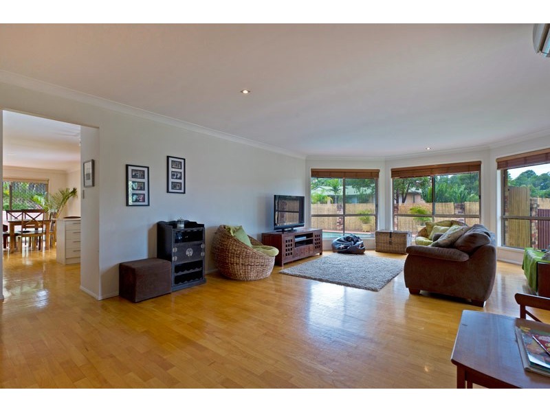 7 Polynesia Avenue, Pacific Pines QLD 4211
