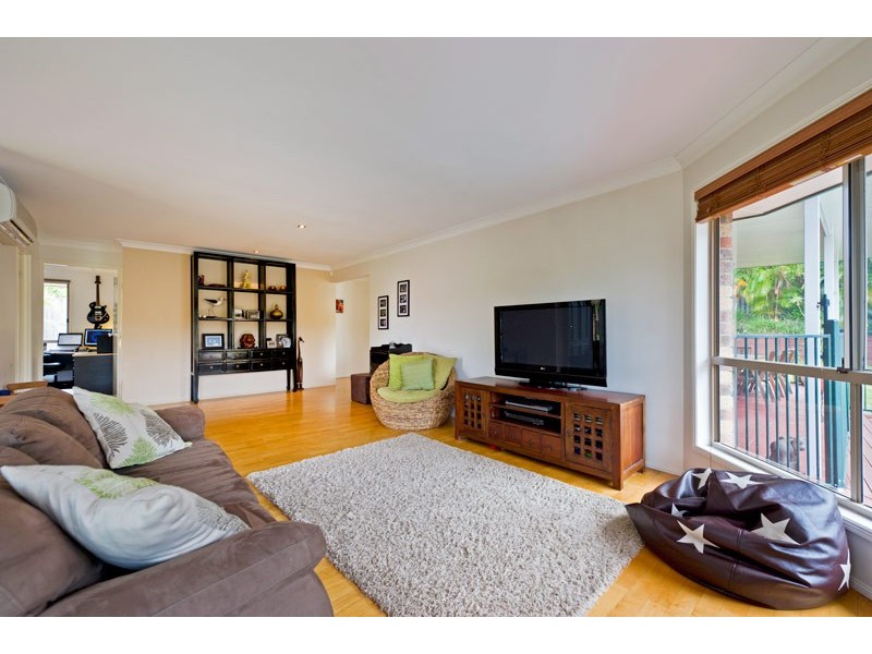 7 Polynesia Avenue, Pacific Pines QLD 4211