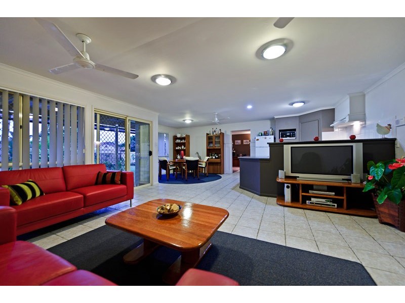 32 Blueash Crescent, Oxenford QLD 4210