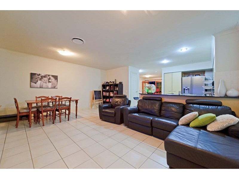 8853 Magnolia Drive East, Hope Island QLD 4212
