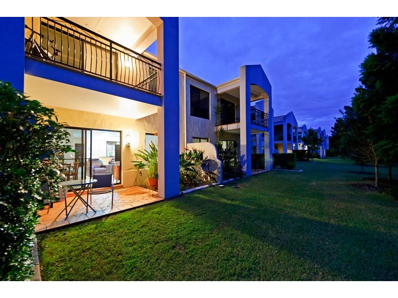 8853 Magnolia Drive East, Hope Island QLD 4212