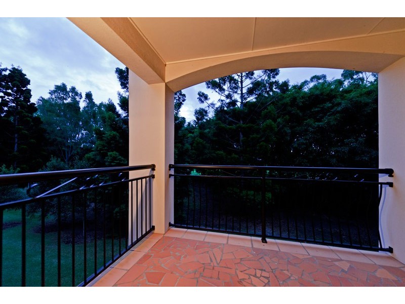 8853 Magnolia Drive East, Hope Island QLD 4212