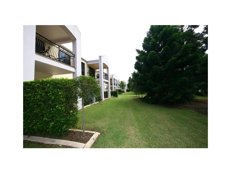 8853 Magnolia Drive East, Hope Island QLD 4212