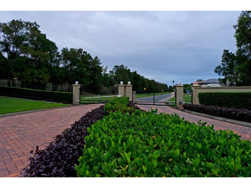 8853 Magnolia Drive East, Hope Island QLD 4212